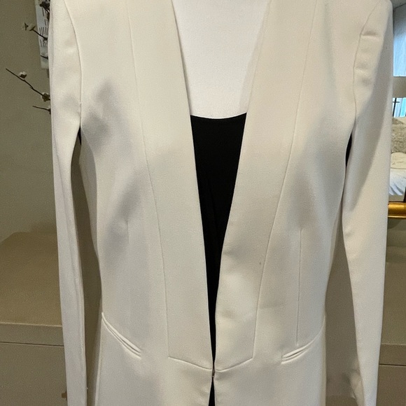 BCBGMaxAzria Cape Jacket size M - Picture 5 of 7